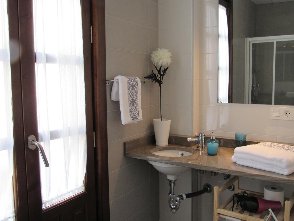 גרנדה Apartamentos Iliberis חדר תמונה